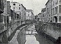Lungo il Naviglio interno ponte degli Angeli sullo sfondo (Emanuele Martino)